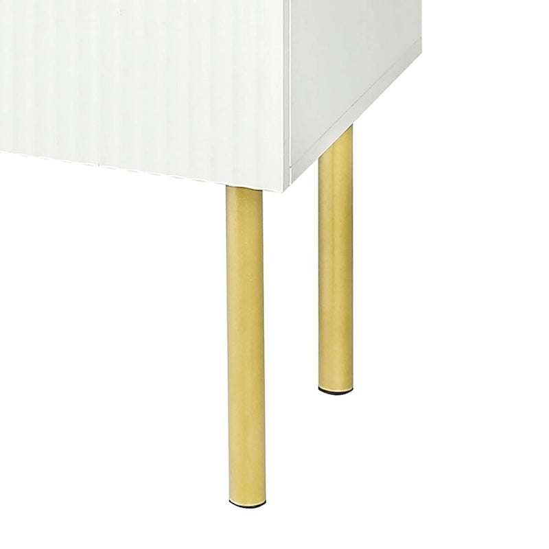 Credenza orizzontale moderna e minimalista con gambe e maniglie in metallo dorato