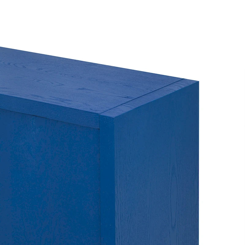 Credenza a quattro ante con impiallacciatura in frassino