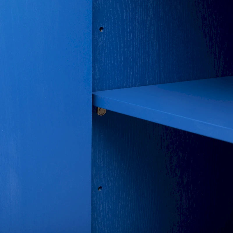Credenza a quattro ante con impiallacciatura in frassino