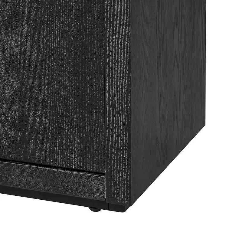 Credenza a quattro ante con impiallacciatura in frassino